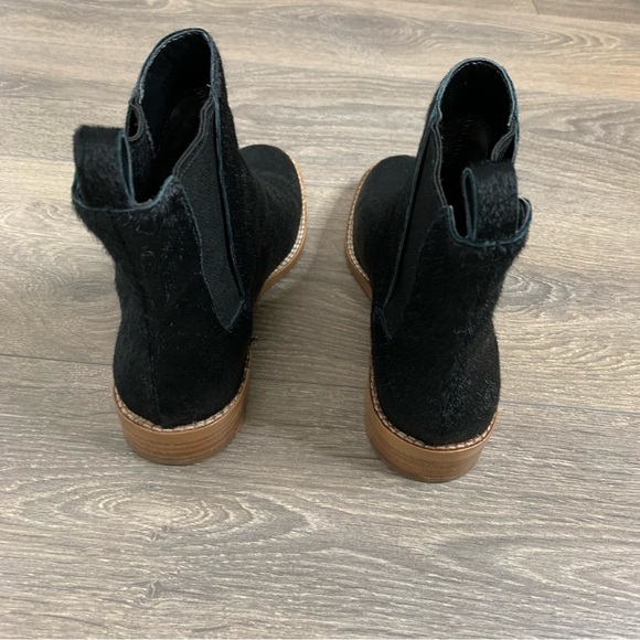 1. State Women’s Chelsea Boots Pony Hair Black Pull on Round toe Booties Size 6 - Picture 16 of 16